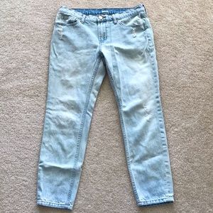 Slim boyfriend jeans, very light denim color